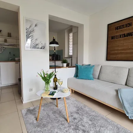 Neu Eingerichtetes Apartment #1 Mit Wlan !Sauna & Hot Tub Zubuchbar! Senftenberg Esterno foto